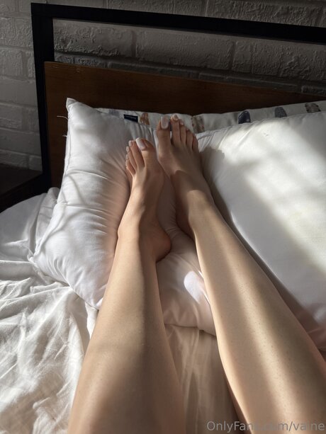 Vaine art model pictures