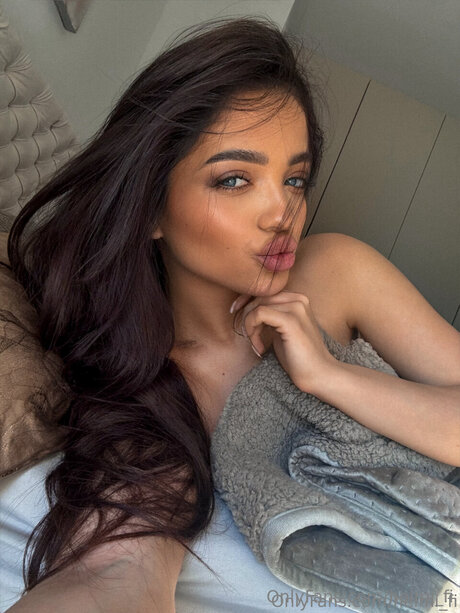 mature asian onlyfans naked photos