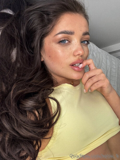 Helmi Fi erotic pornstar pic