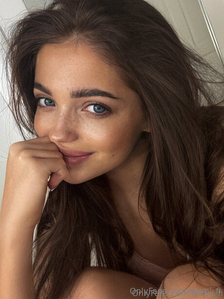 Helmi Fi perfect model gallery