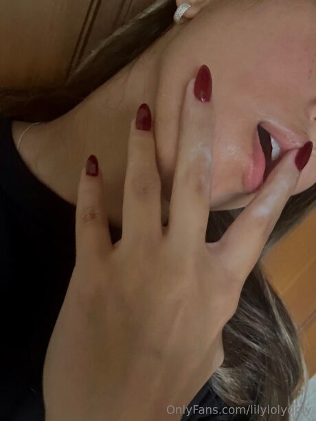 Lilylolyonly adult star pics