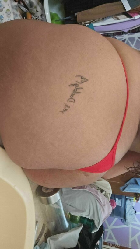 Alexav12 model xxx photo