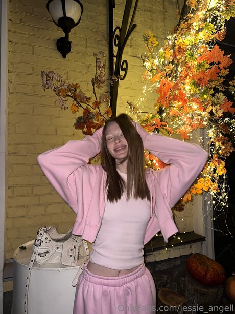 Jessie Angell erotic actress picture