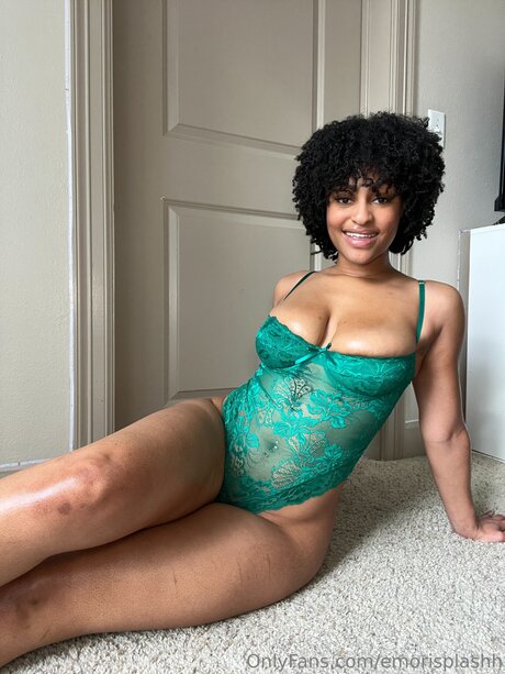 Emorisplashh xxx pornstar pics