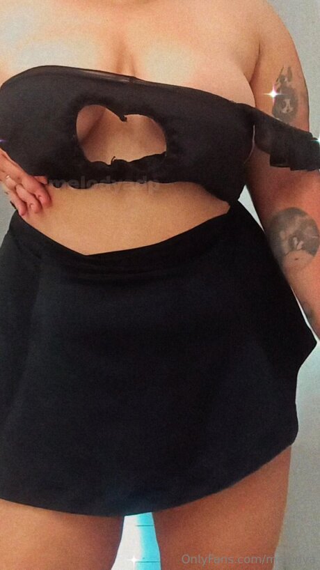 Mel0dya model beautiful images