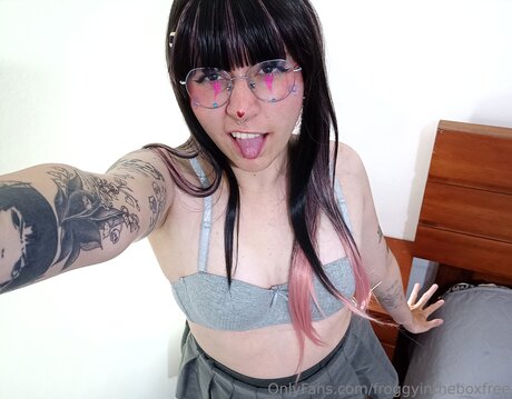 Froggyintheboxfree nudes pornstar photo