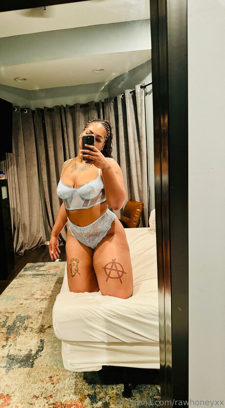 Rawhoneyxx nice model pic