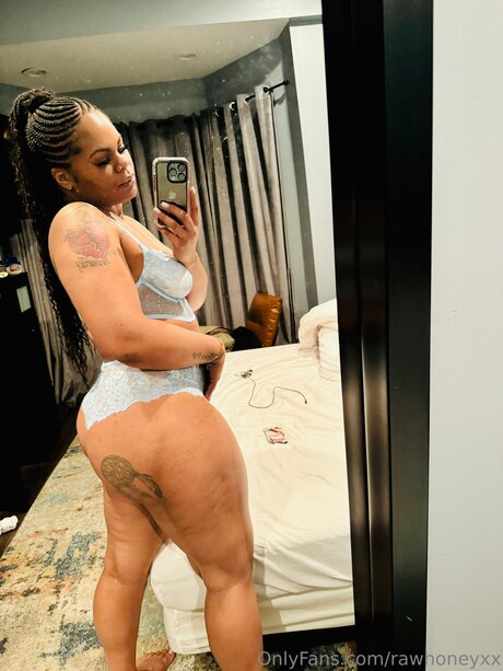 Rawhoneyxx model pornographic archive