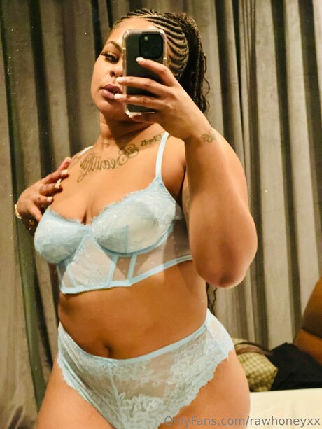 Rawhoneyxx star pornographic picture