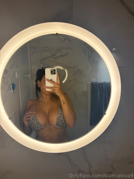 Biancalova9 model art galleries