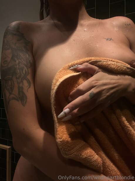 Wildheartblondie perfect star photo