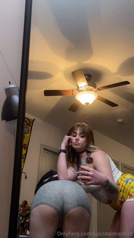 curvy muscle onlyfans sexy nude photos