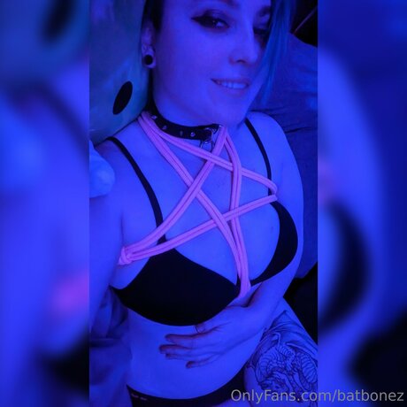 Batbonez exclusive actress pictures