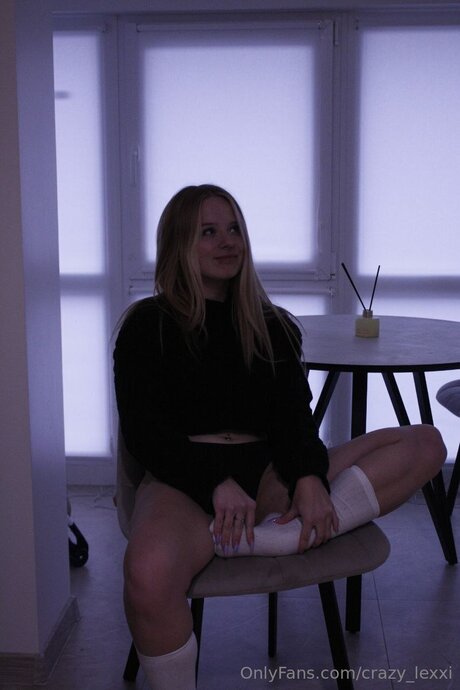 Crazy Lexxi pretty actress pictures