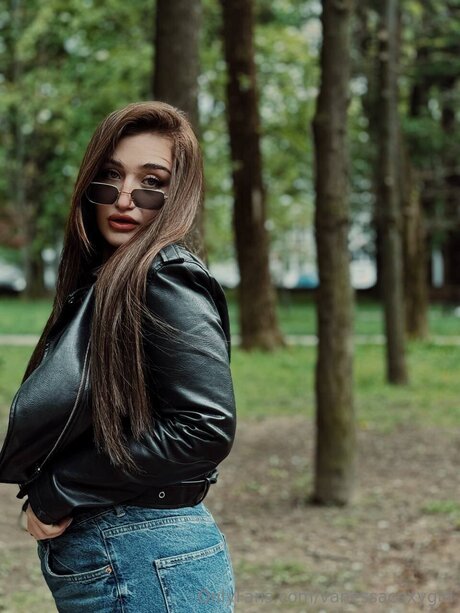 Jadebaabyyy adult model picture