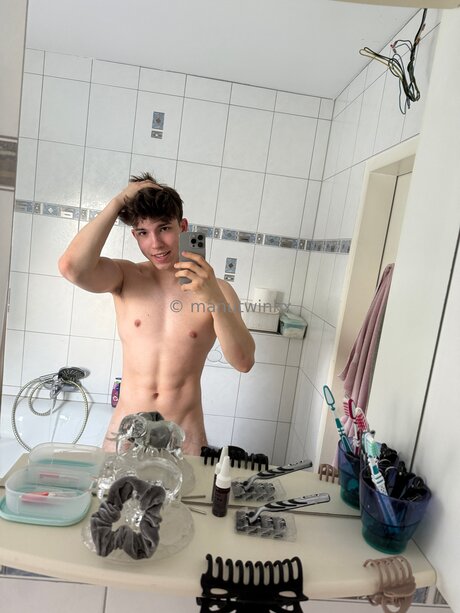 Its Leonardo porn actress archive