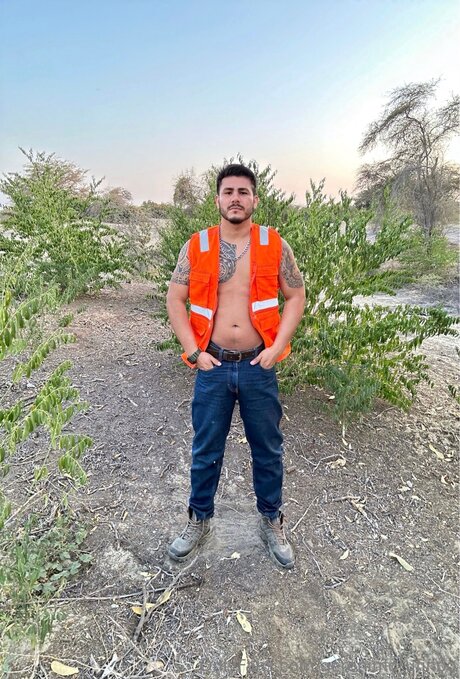 Geronimorufinoo model adult photo