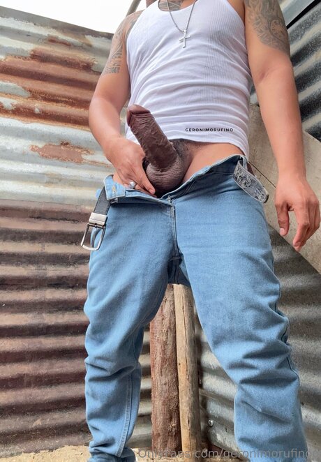 Geronimorufinoo model naked photo