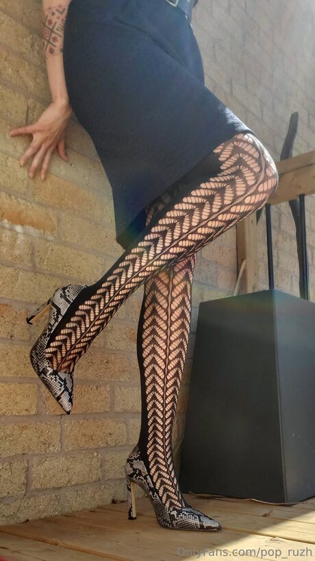 Pop Ruzh porn model photos