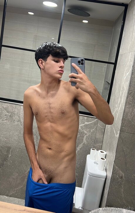 Marcostwinkk xxx model photos