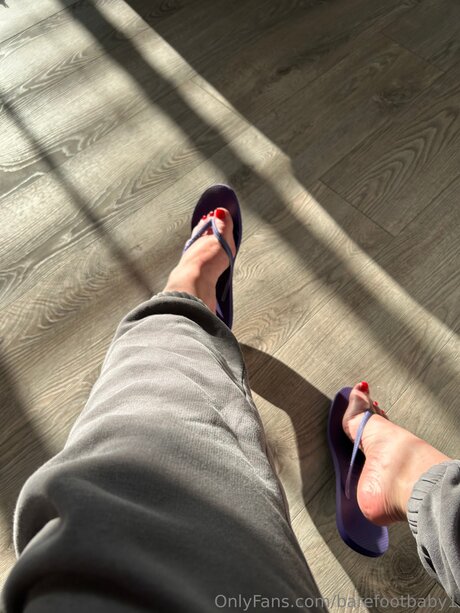 Barefootbaby1 naked pornstar image