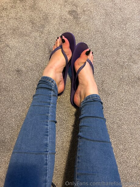 Barefootbaby1 nice actress pic