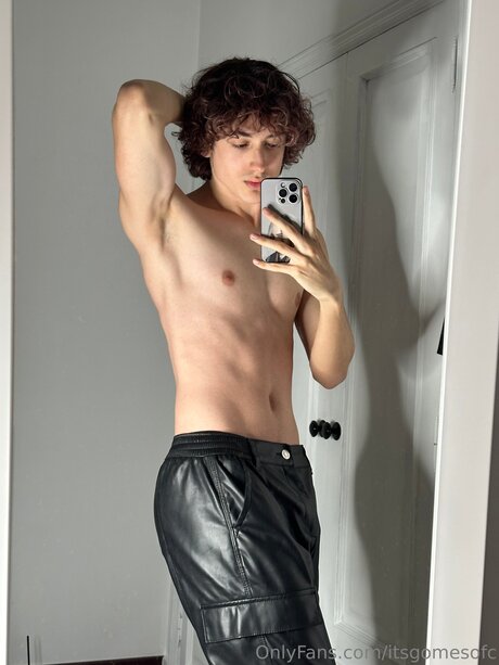 40 years old onlyfans art naked pics