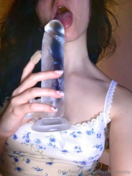 Kinkypinkypussy pornstar adult picture