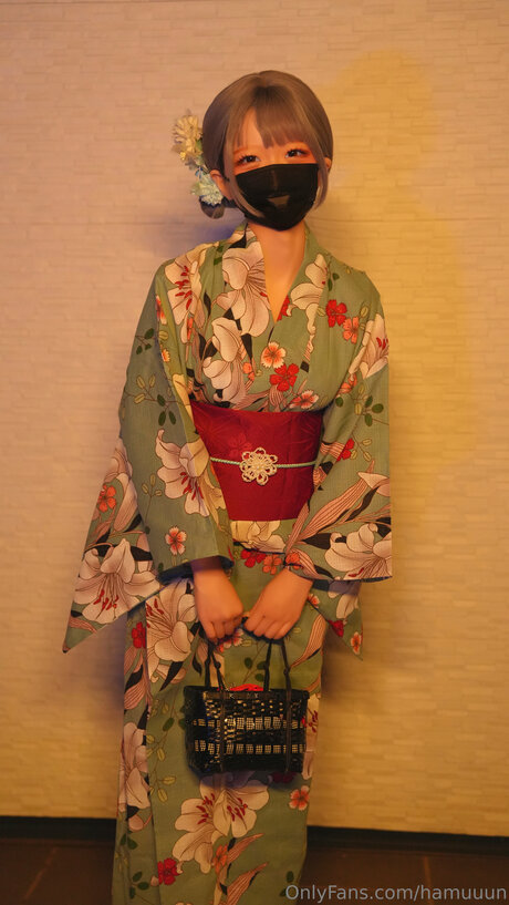 Hamuuun pornstar naked image