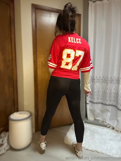 Crimsonmusewildfrisson erotic model pictures