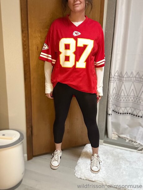 Crimsonmusewildfrisson pornstar nude images