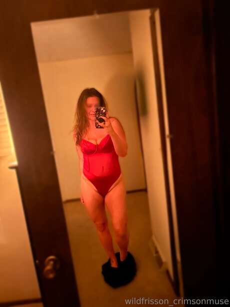 Crimsonmusewildfrisson nudes pornstar galleries