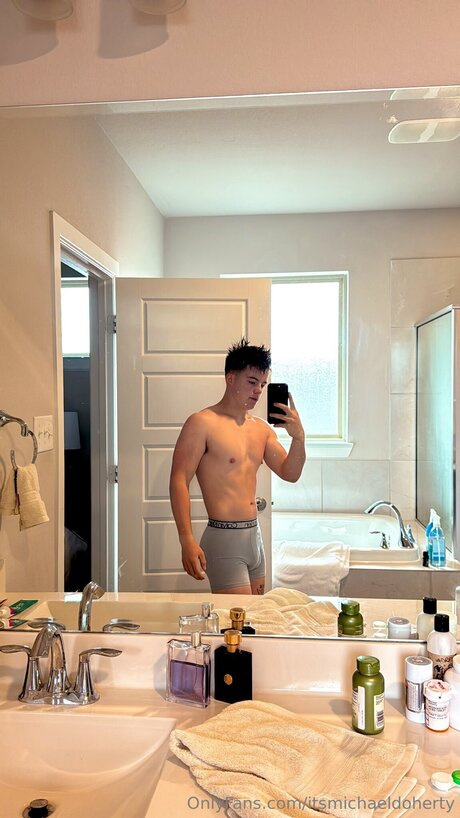 Itsmichaeldoherty pornographic model img