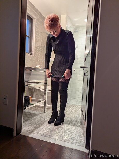 Clawqueen nude model pics