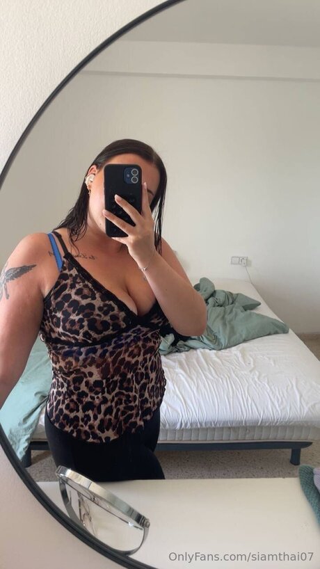 thick mature onlyfans beautiful pictures