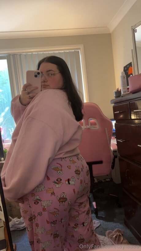 Taylaaaa model perfect img