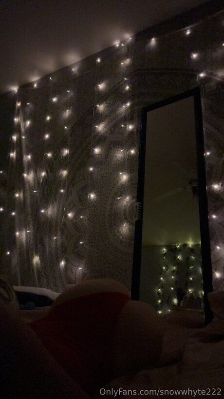 Snowwhyte222 sexy model photos