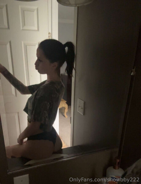 Snowwhyte222 adult model photos