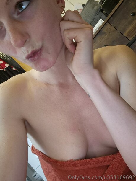 U353169692 erotic actress pictures