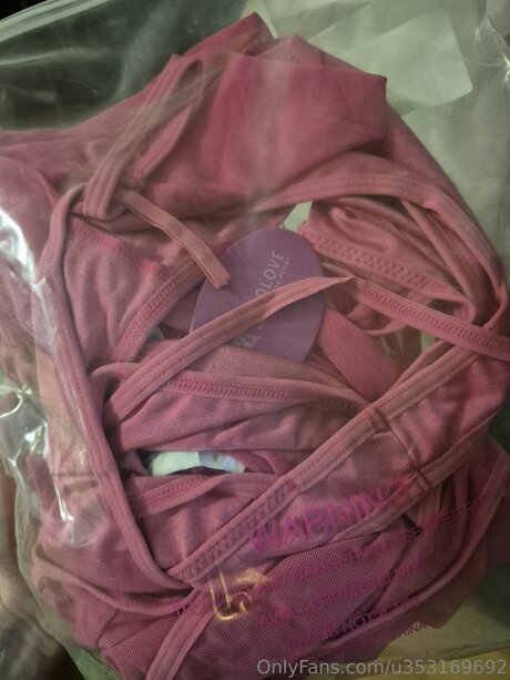 U353169692 high quality model photo