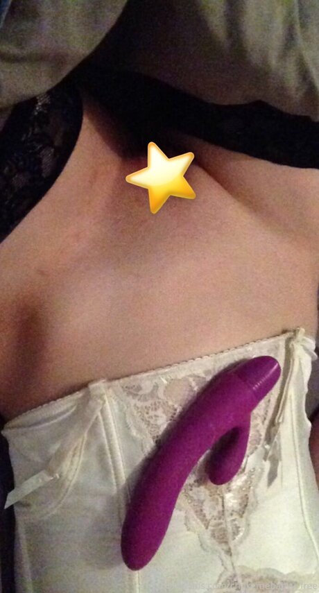 Chokemebabyy Free star naked pics