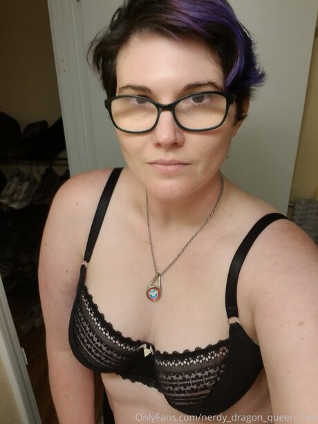 Nerdy Dragon Queen Free model hd photo