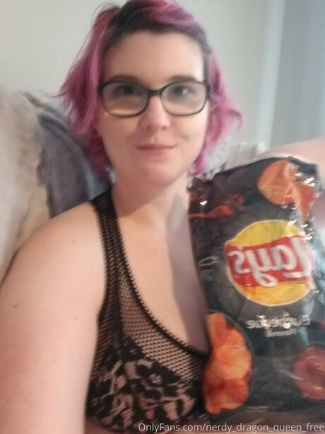Nerdy Dragon Queen Free star sexy galleries