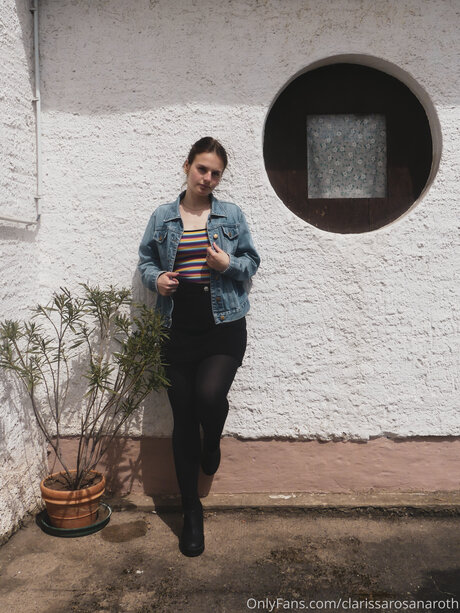 Clarissarosanaroth model erotic photo