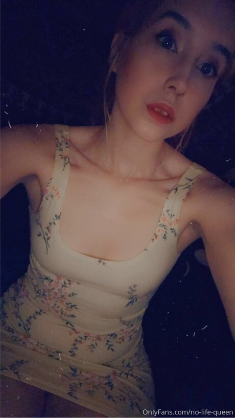 No Life Queen art actress images