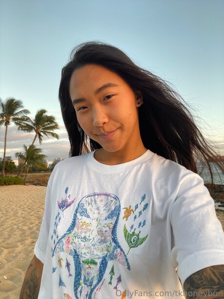 Tkhoneybun erotic pornstar pic