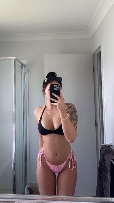 Soph Paigee model hot img