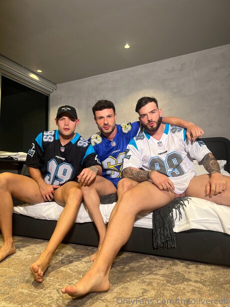 Theolivercolt art model picture