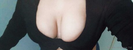 Yvonne 712 pornstar picture