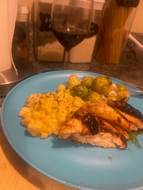 Lyssal07 pretty model picture